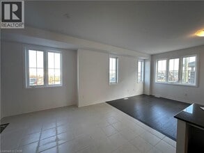 1 WORTH St in Stratford, ON - Building Photo - Building Photo