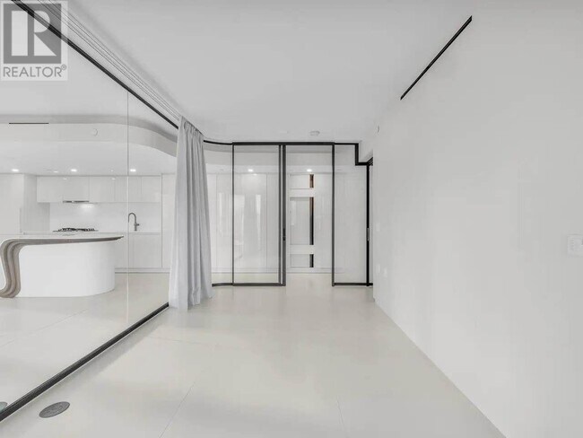 1033-1033 Hornby St in Vancouver, BC - Building Photo - Building Photo