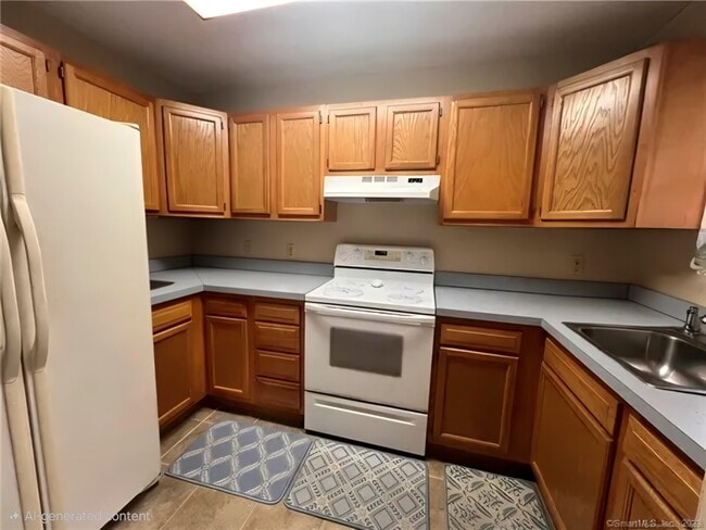 33 Ridge Rd in Naugatuck, CT - Building Photo - Building Photo