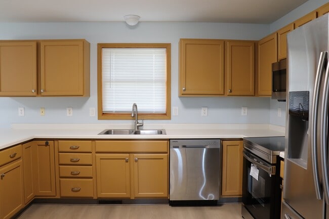 6414 Pizarro Cir in Madison, WI - Building Photo - Building Photo