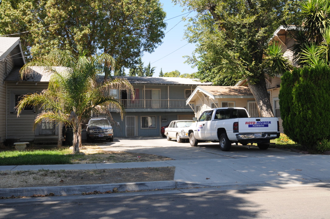 1241-43 45 N Parker Ave in Tracy, CA - Building Photo