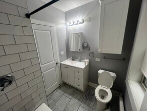 5437 N Sawyer Ave, Unit 1 in Chicago, IL - Building Photo - Building Photo