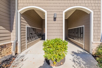 Silver Collection at Cosner's Corner in Fredericksburg, VA - Foto de edificio - Building Photo