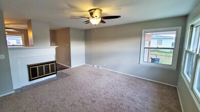 476 Jacolyn Dr NW in Cedar Rapids, IA - Building Photo - Building Photo