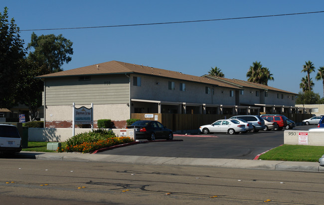 Shannon Arms Apartments in El Cajon, CA - Foto de edificio - Building Photo