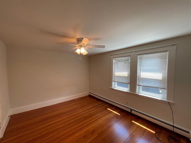 206 W Emerson St, Unit 2R