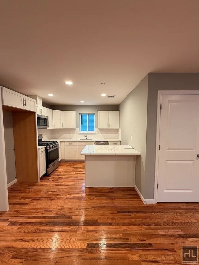 31 Cunard Ave, Unit 1 in Staten Island, NY - Building Photo - Building Photo