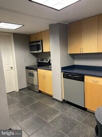 1 E University Pkwy photo'