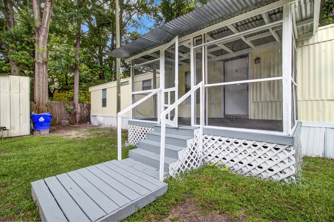 2619 Warm Ave in North Charleston, SC - Foto de edificio