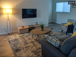 825 NW Highgarden Dr in Bremerton, WA - Building Photo - Building Photo