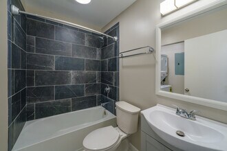 68 Palmer St in Brevard, NC - Building Photo - Building Photo