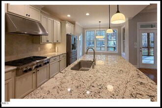 8025 Debenham Dr in Wake Forest, NC - Foto de edificio - Building Photo