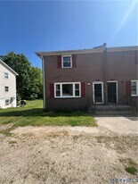 2356 Dellrose Dr in Hopewell, VA - Building Photo