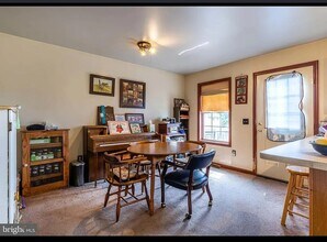 24 E 9th St in Waynesboro, PA - Building Photo - Building Photo