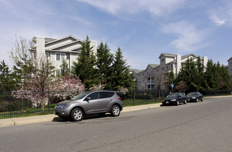 Gates of Fair Lakes in Fairfax, VA - Building Photo - Building Photo