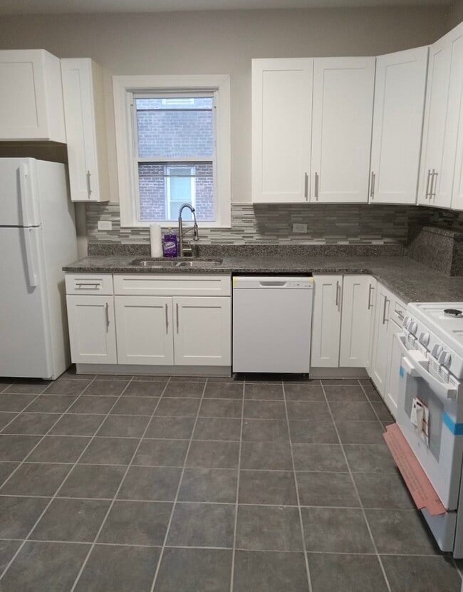 9611 S Ave L in Chicago, IL - Building Photo - Building Photo