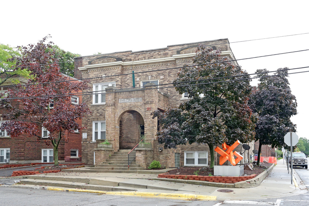 The Oak in Royal Oak, MI - Building Photo