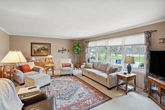6429 Mendelssohn Ln in Hopkins, MN - Building Photo - Building Photo