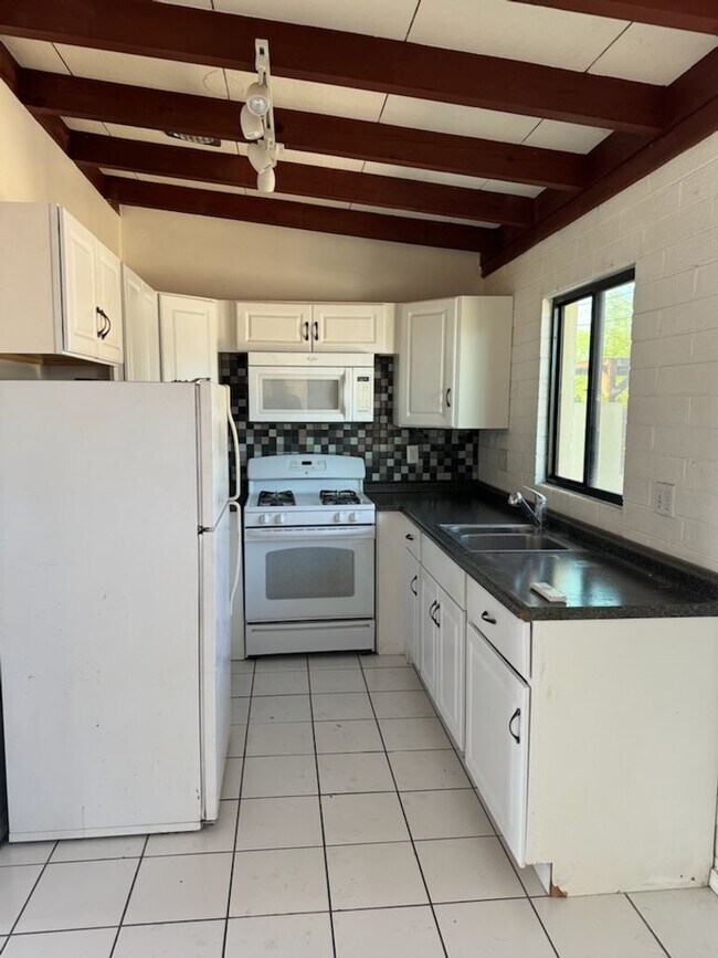 2701-2709 E Sequoyah in Tucson, AZ - Building Photo - Building Photo