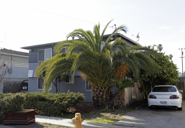 21825 Thelma St in Hayward, CA - Foto de edificio - Building Photo