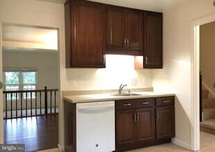 5732 Lofthill Ct in Alexandria, VA - Building Photo - Building Photo