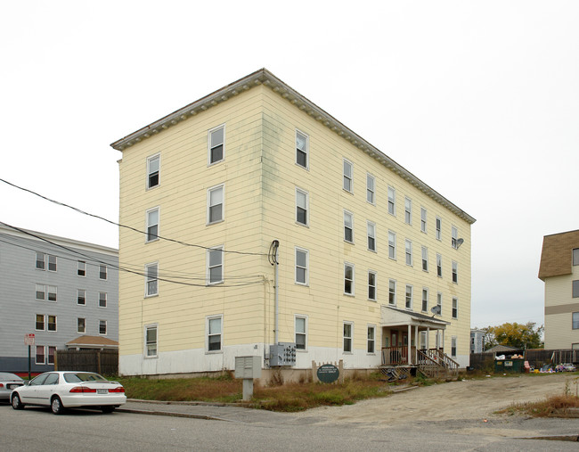 320-322 Bates St in Lewiston, ME - Building Photo - Building Photo