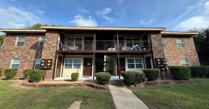 801 Wildcat Dr in Abbeville, LA - Building Photo - Building Photo