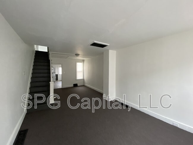 648 W College Ave in York, PA - Building Photo - Building Photo