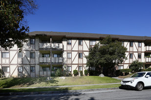 425 S Stoneman Ave Apartments