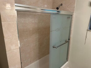 3513 NW 33rd St in Lauderdale Lakes, FL - Building Photo - Building Photo