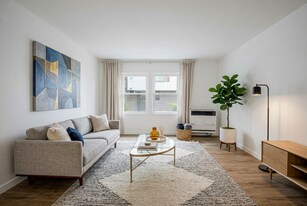 8802 Belford Ave, Unit 8802 in Los Angeles, CA - Building Photo