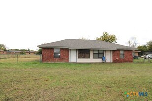 704 N 4th St in Copperas Cove, TX - Building Photo