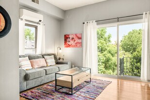 962 Pavilion St in Cincinnati, OH - Building Photo