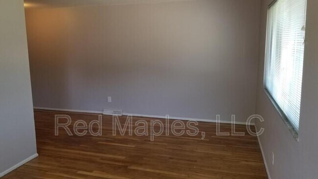 4050 Esseldale Dr in St. Ann, MO - Building Photo - Building Photo
