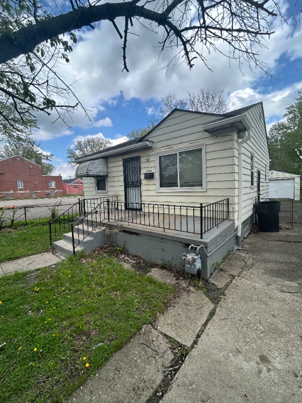 property at 5554 Neff Ave