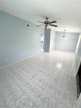 4882 S Semoran Blvd in Orlando, FL - Building Photo - Building Photo