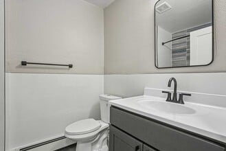 Groveland Manor in Somers Point, NJ - Foto de edificio - Building Photo