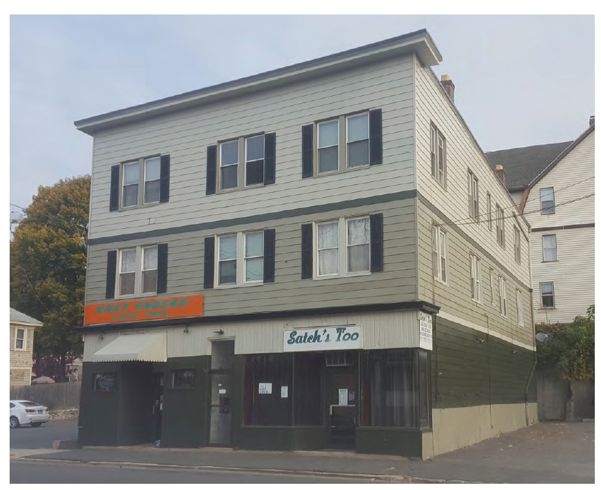 1719 E Main St in Waterbury, CT - Building Photo