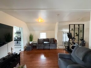 36 W 27th St in Bayonne, NJ - Building Photo - Building Photo