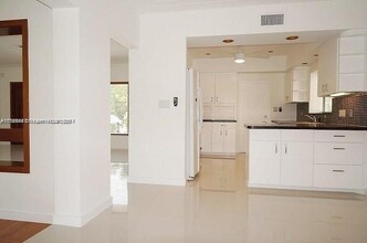 911 S Shore Dr in Miami Beach, FL - Building Photo - Building Photo