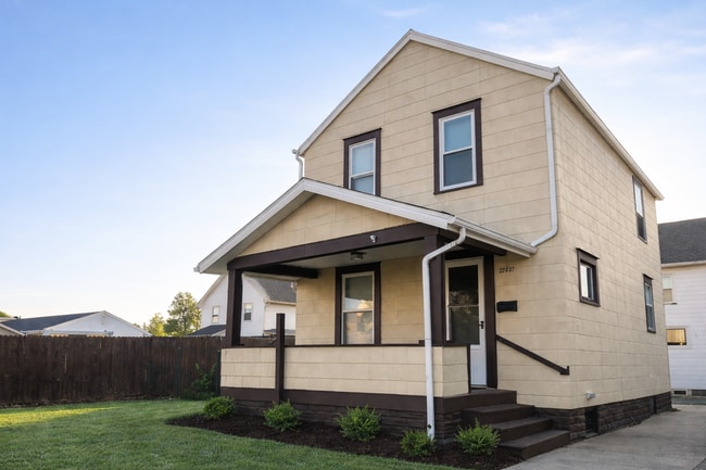 property at 1229 Lawn Ave SW