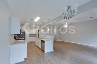 171 Nottingham Wy in Elmore, AL - Foto de edificio - Building Photo