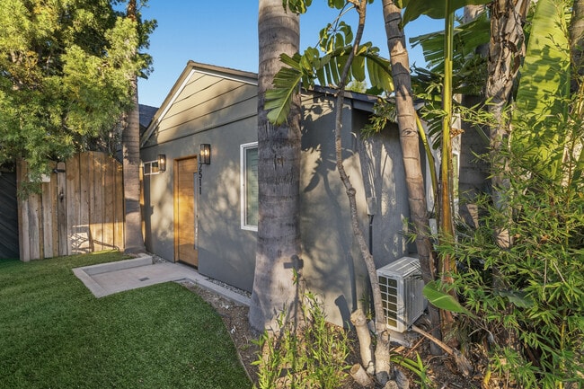 12511 Landale St in Los Angeles, CA - Building Photo - Building Photo