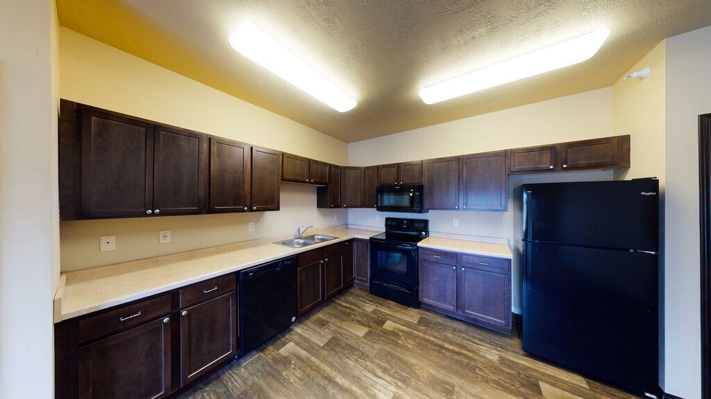 Windcrest Village Apartments & Townhomes Spencer, IA Apartments