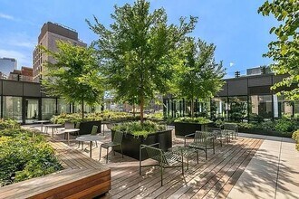 202 Broome St in New York, NY - Building Photo - Building Photo