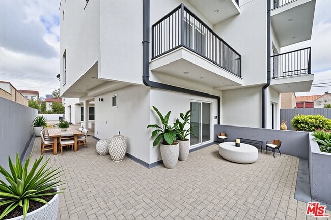 property at 1106 Queen Anne Pl