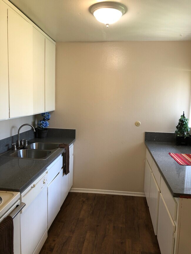 9791 Acacia Ave Apartments and Nearby Garden Grove Apartments For Rent