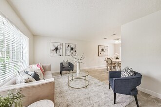 2711 Weald Way Ct in Spring, TX - Foto de edificio - Building Photo