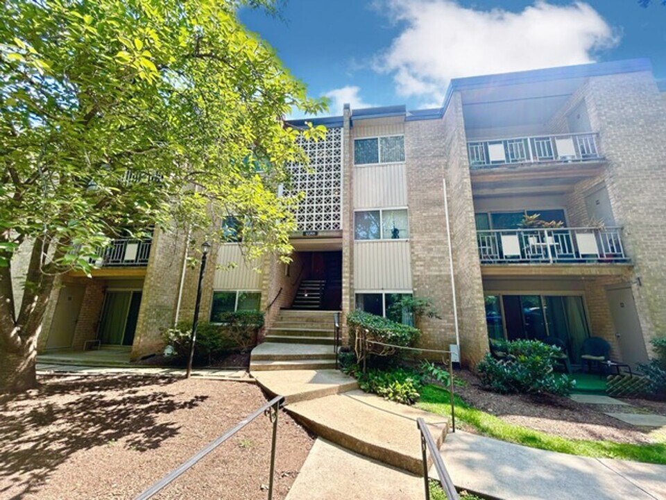12205 Academy Way in Rockville, MD - Building Photo