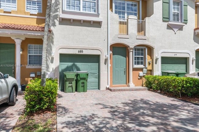 685 NE 21st Ave in Homestead, FL - Building Photo - Building Photo